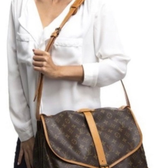 🔴SOLD🔴Authenticated Louis Vuitton Saumur Bag - Picture 9 of 10